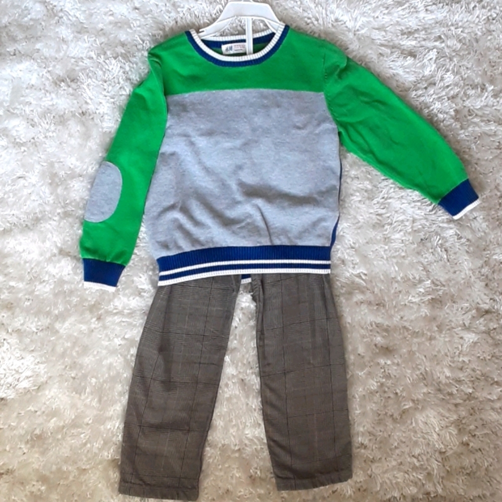 Boys sweater & grey patterned pants